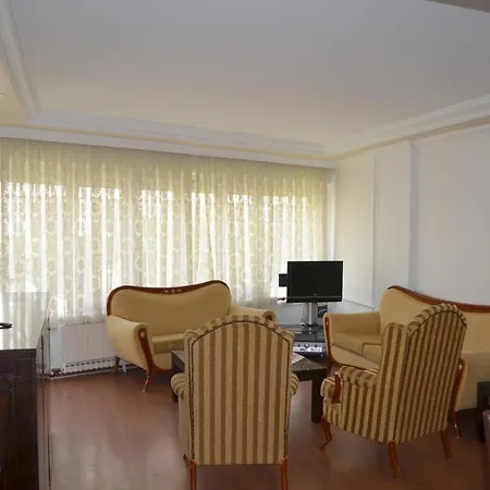 Villa Kuran 1 *